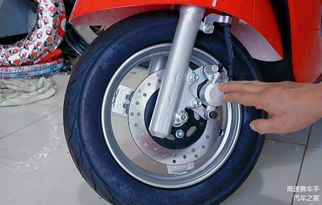 电动鼓刹和碟刹哪个好_什么是鼓刹电机_电动车鼓刹图片