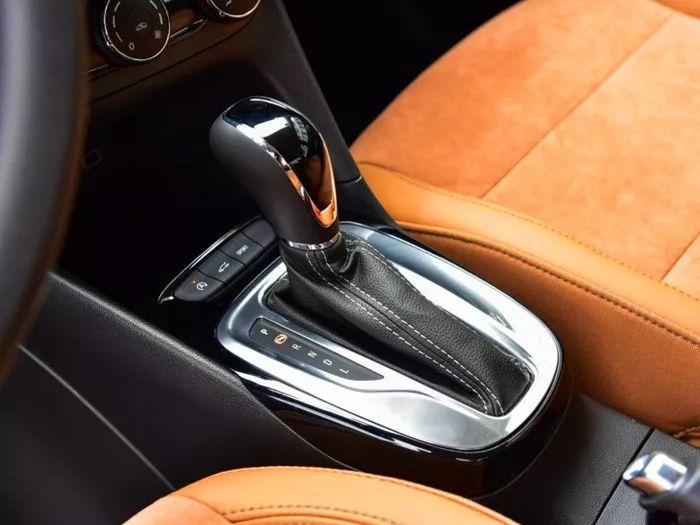 刹车盘和鼓刹有什么区别_盘刹鼓刹外观区别_刹车片盘刹和鼓刹有什么区别