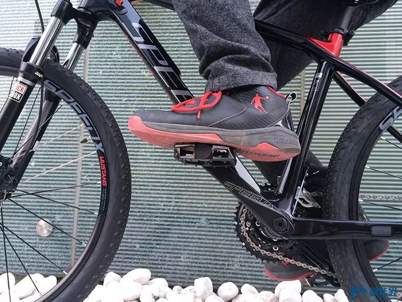 山地车肩控和线控图解_山地车前叉肩控还是线控_山地车前叉线控和肩控的区别