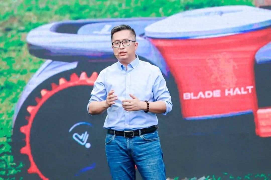 电瓶式自动扫地机_智能扫地机器人 平衡车电动_电动扫地车/扫地机/清扫车