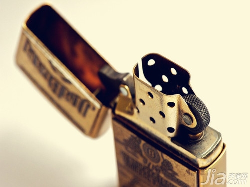 zippo打火机玩儿法_zippo打火机玩法入门_打火机zippo怎么玩