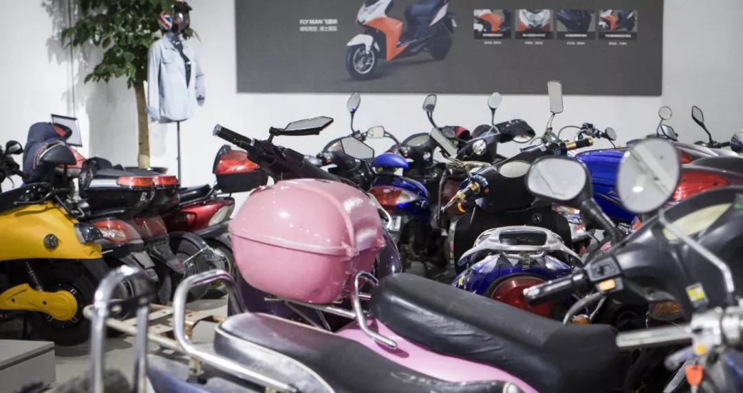 绿源和绿佳哪个好_绿源绿佳哪个好_绿源绿佳电动车是一家吗