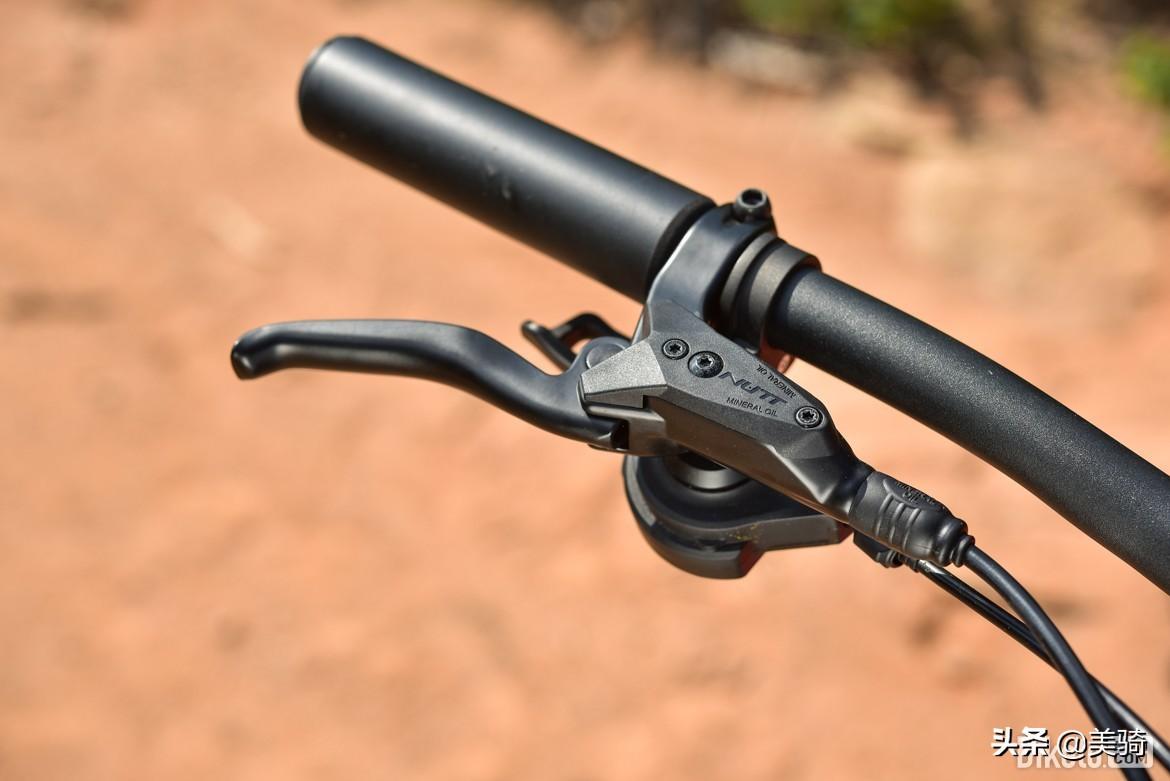 自行车锁死前叉有什么用_自行车锁死前叉好不好_自行车前叉锁死