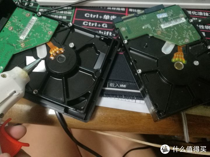 星空·体育中国官方网 硬盘坏了不要扔，拆了当镜子照，隔壁……