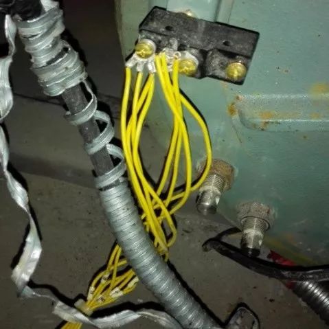 电梯抱闸制动器_电梯制动抱闸器费用高吗多少钱_电梯器制动抱闸的作用