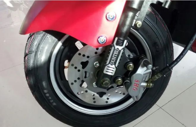 摩托车改后碟刹车_摩托车改装后碟刹好吗_摩托车改后碟刹能过年审吗