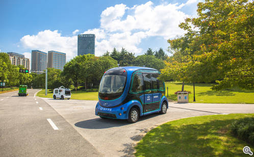 半岛·综合体育官网入口 苏州金龙海格客车|趟过千顷“蓝海” 赋能智能网联