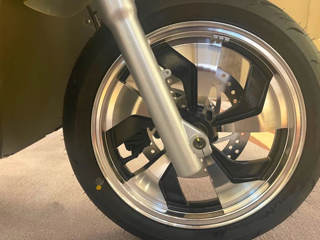 两轮平衡智能车图片_两轮自平衡智能车_两轮平衡智能车有哪些