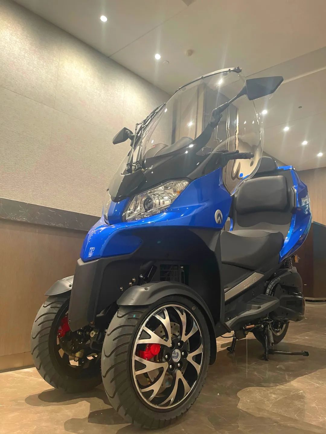 两轮平衡智能车图片_两轮平衡智能车有哪些_两轮自平衡智能车