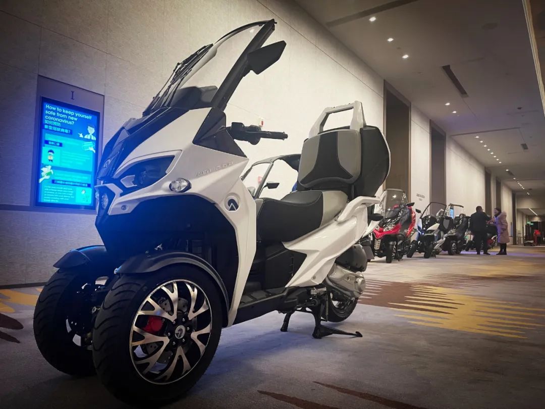 两轮平衡智能车图片_两轮自平衡智能车_两轮平衡智能车有哪些