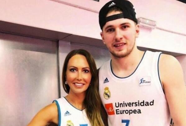 自行车女运动员_自行车女子运动员_女子自行车运动