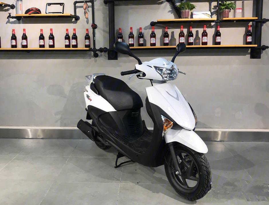 BOB半岛·体育在线登录 本田上班代步小踏板，有CBS，配6.4L油箱，碟刹版9千多