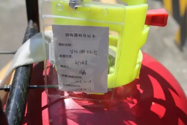 加油正确打火机方法图解_打火机加油正确方法_加油的打火机怎么用