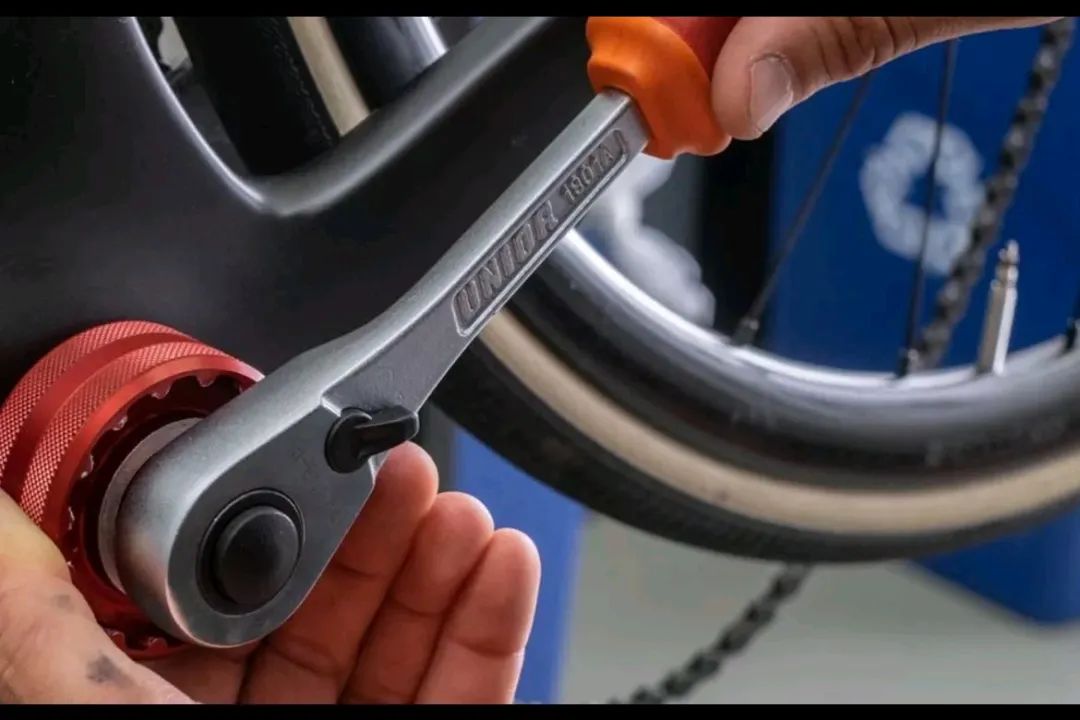 山地拆卸车花鼓后轮怎么拆_山地拆卸车花鼓后座怎么拆_山地车后花鼓拆卸