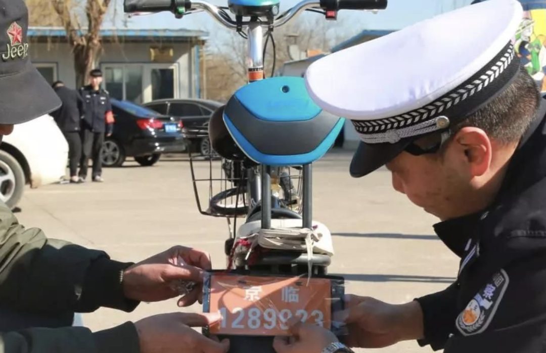 电瓶车绿源_绿源电动车白色_绿色电动车怎么使用