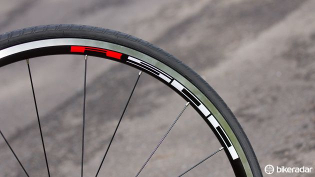 公路轮组买方指南——献给那些准备升级轮组的新手