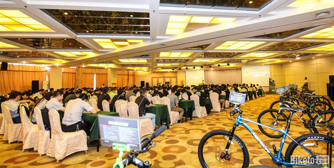 星空·综合体育官网入口 MORE BIKE MORE PASSION！美利达2017欧版车新品发布会