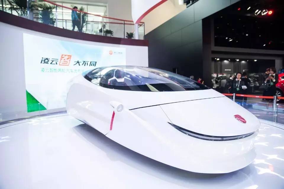 半岛·体育中国官方网 颠覆者领导变革——凌云智能两轮电动汽车引爆北京车展