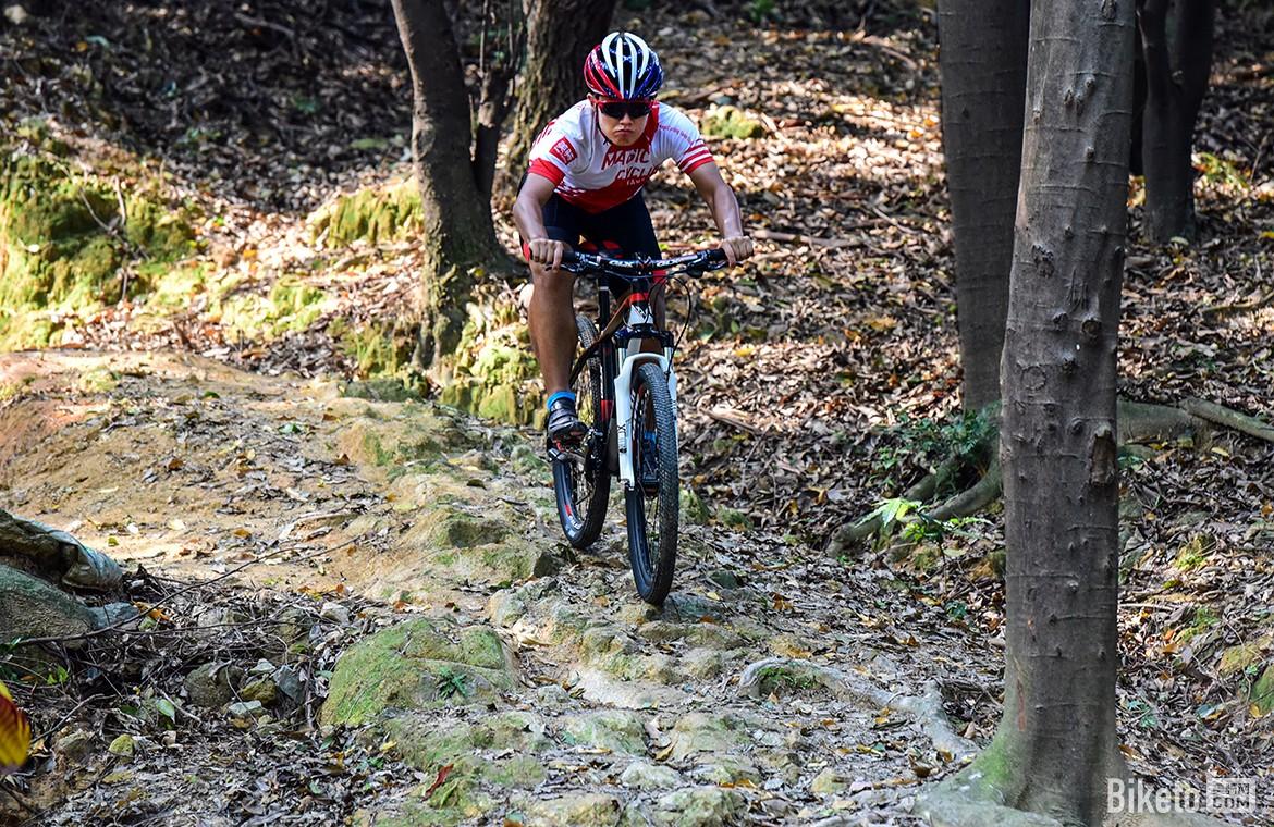 山地新手买车好还是老车_山地自行车适合新手吗_新手买什么山地车好