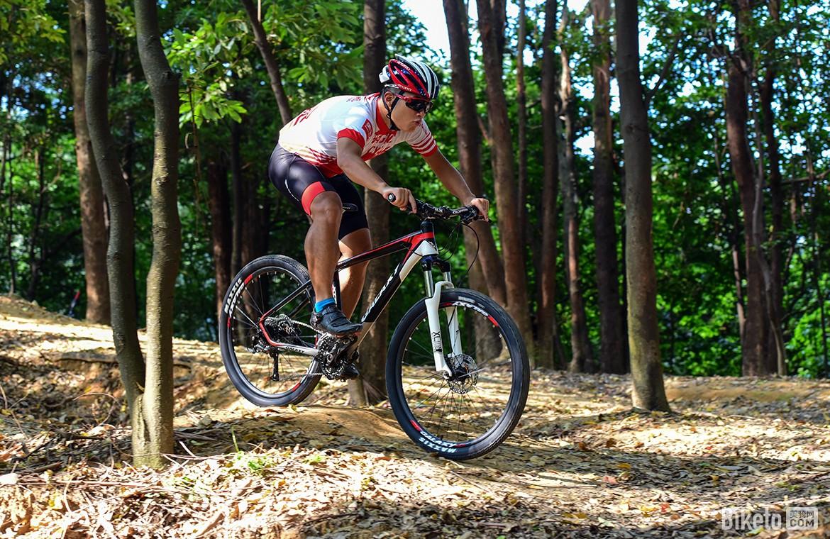 山地新手买车好还是老车_新手买什么山地车好_山地自行车适合新手吗