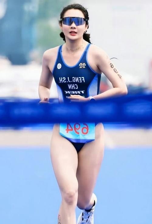 女自行车运动员_自行车运动员训练视频_女子自行车运动