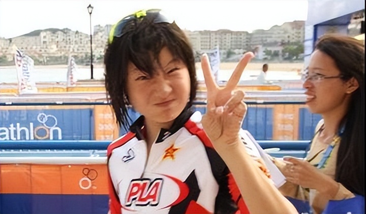 女自行车运动员_女子自行车运动_自行车运动员训练视频