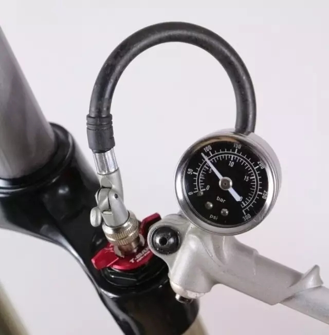 半岛·综合体育官网入口 如何合理调节自行车前叉气压和阻尼