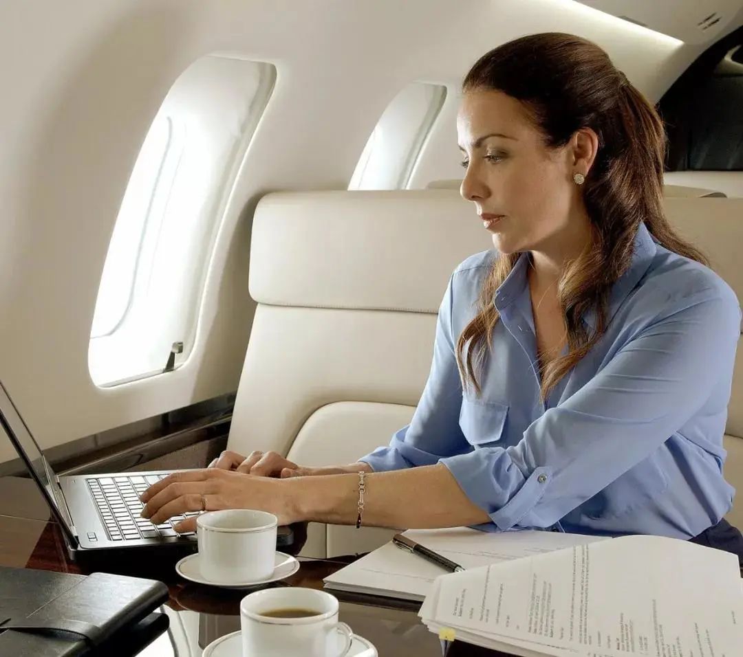 庞巴迪挑战者最新款_庞巴迪挑战者300起飞视频_庞巴迪挑战者850价格