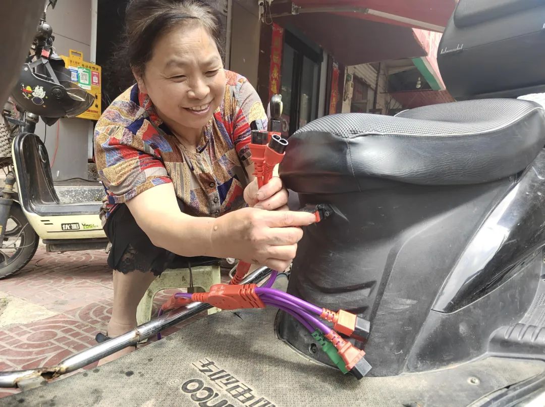 电动车充电器买什么型号的_电动车充电器选购_电动车充电器型号选择