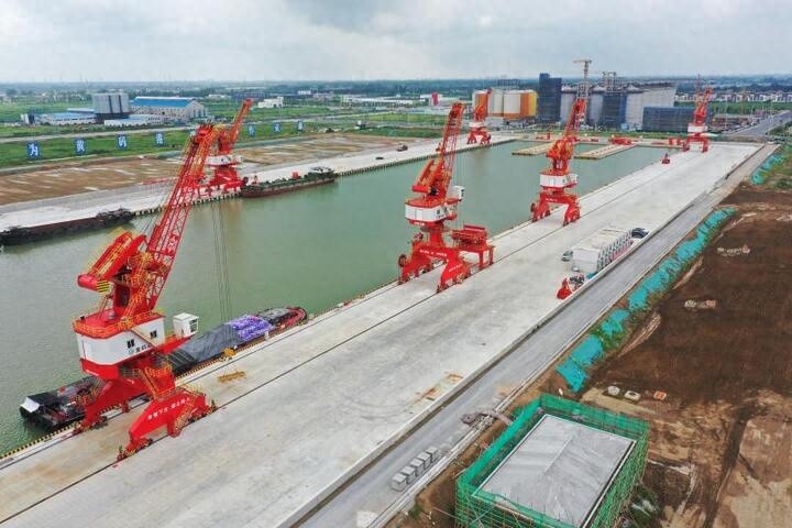 沥青洒布车视频_沥青洒布车洒布车_智能沥青洒布车