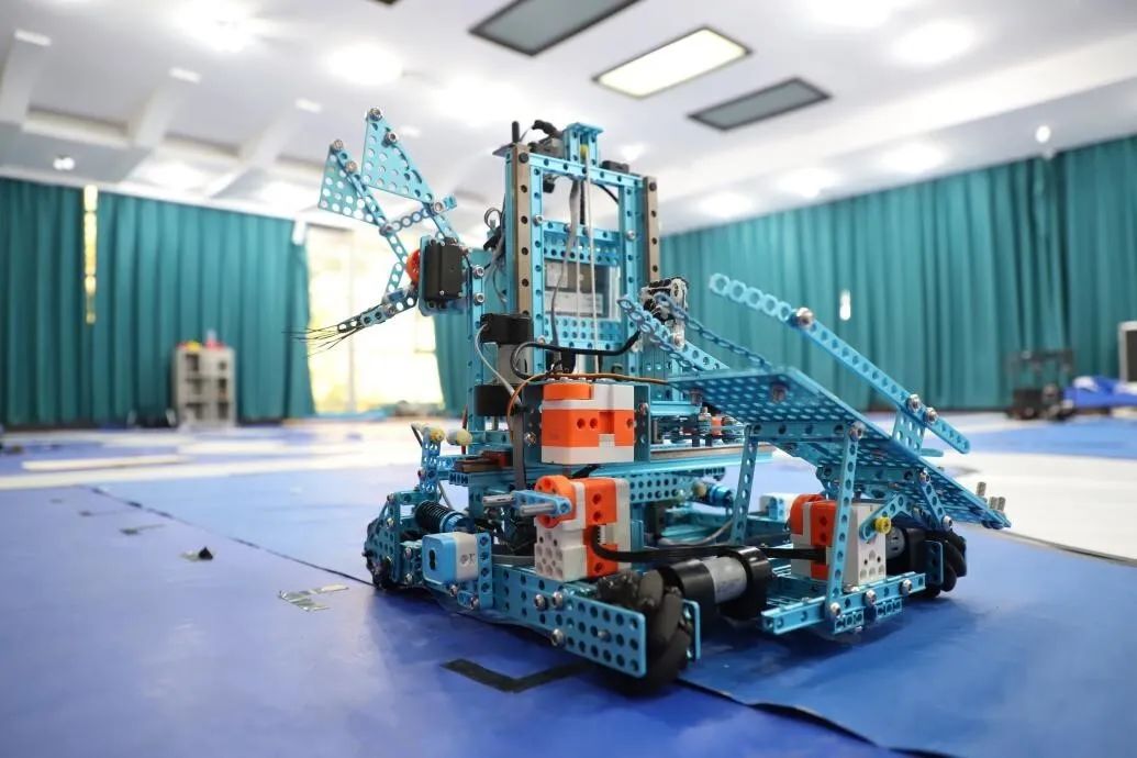 武汉大学智能车队 第十九届全国大学生智能汽车竞赛 武汉大学智能车队获奖情况_恩智浦智能车大赛报道