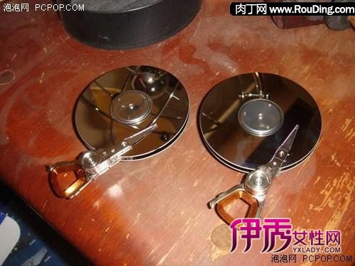 星空体育平台官网入口 废硬盘自制冰箱贴等创意工艺品合集