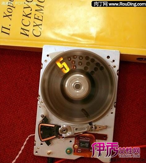 硬盘创意手工制作_硬盘盘片材质_废旧硬盘改造DIY