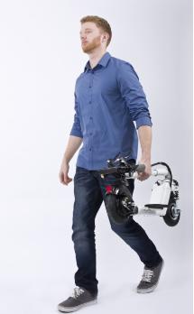 爱尔威智能平衡车_智能滑板车爱尔威Z5_便携式电动滑板车爱尔威Z5