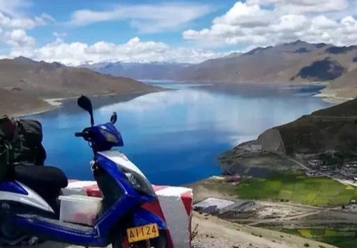 庞巴迪x3最高速_庞巴迪上高速_高速公路庞巴迪女骑士