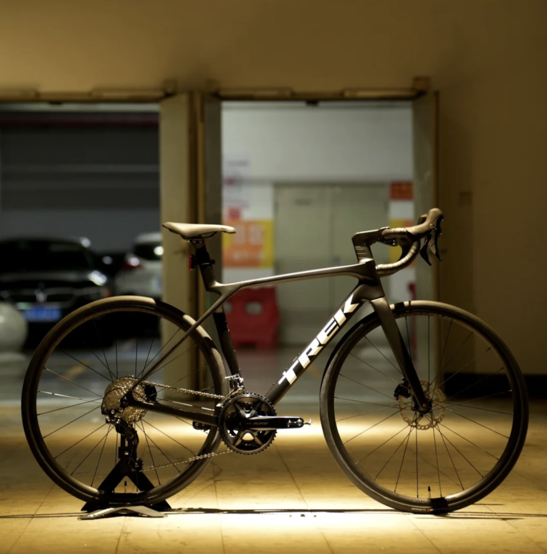 捷马内三速自行车价格_捷安特崔克闪电降价潮_自行车品牌降价