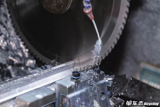 V刹生产工艺详解_自行车刹车生产过程_山地车v刹装置