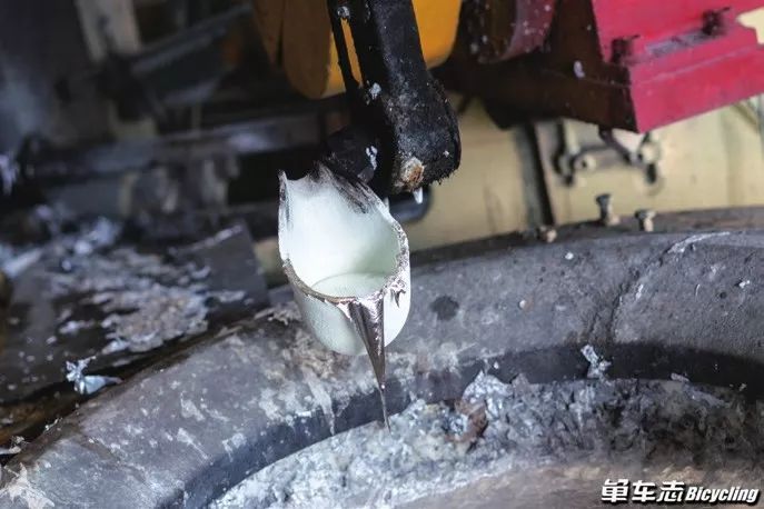 自行车刹车生产过程_V刹生产工艺详解_山地车v刹装置