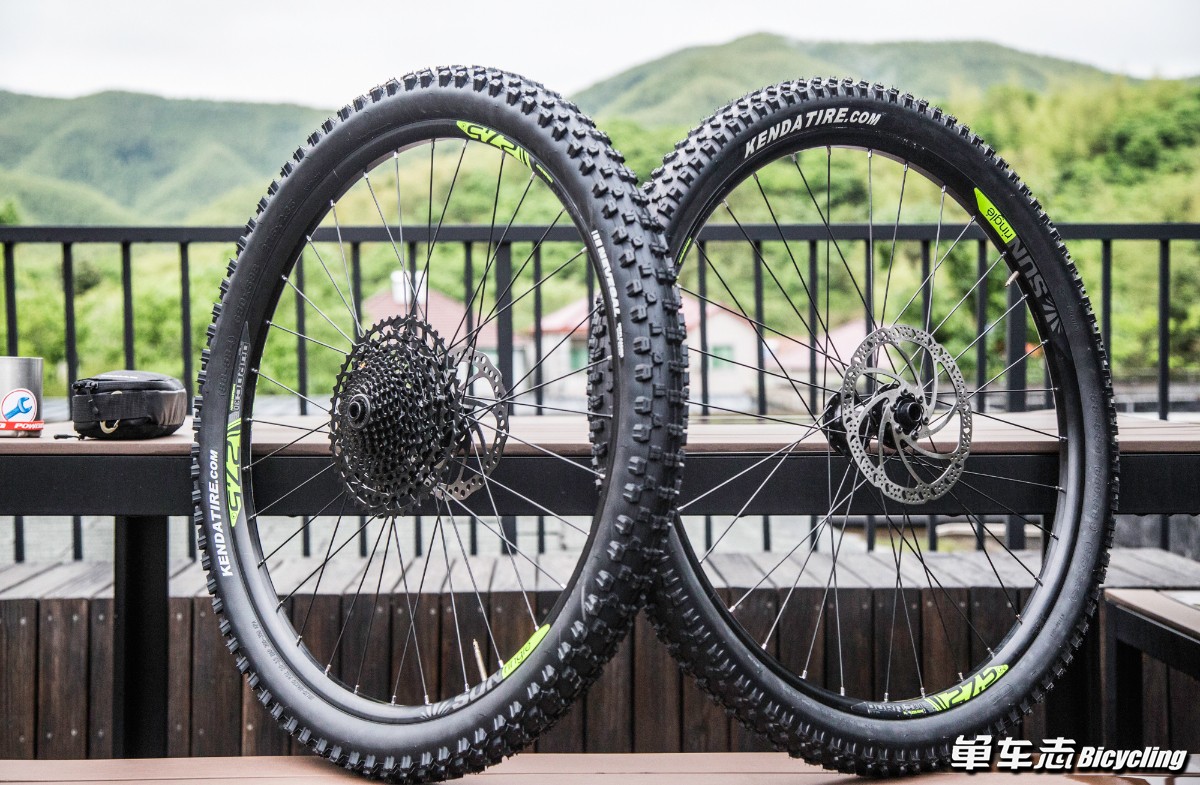 rockshox xc32_Decathlon Rockrider XC50 5000元山地车_SRAM SX 12s变速套件首发