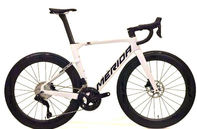 瑞克多系列2025年款全解读：为速度而生的顶级至入门车型推荐-有驾