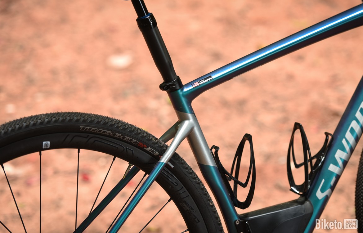 全地形公路车Gravel Bike S-Works Diverge Future Shock减震器渐进式弹簧_全地形公路车Gravel Bike S-Works Diverge涂装变色龙漆面工艺_rockshox xc32