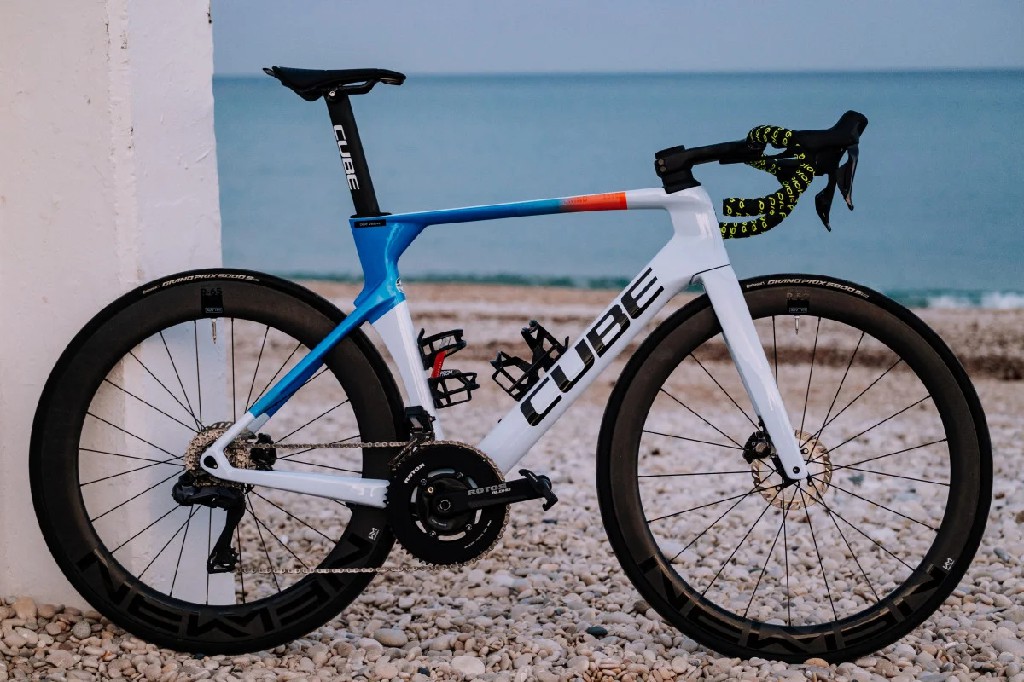 cannondale supersix_博拉车队闪电自行车_欧倍青Canyon自行车