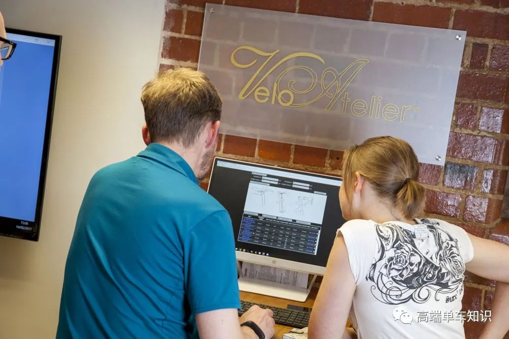 自行车前叉怎么调_自行车前叉怎么调节软硬_自行车前叉太紧怎么调松