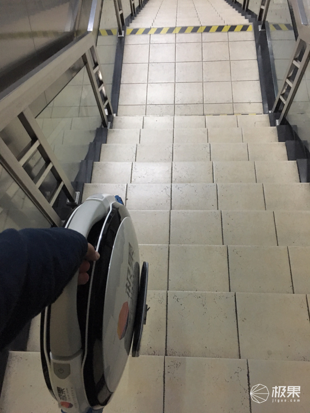 单轮平衡车使用体验_智能平衡车品牌_Ninebot One A1 平衡车