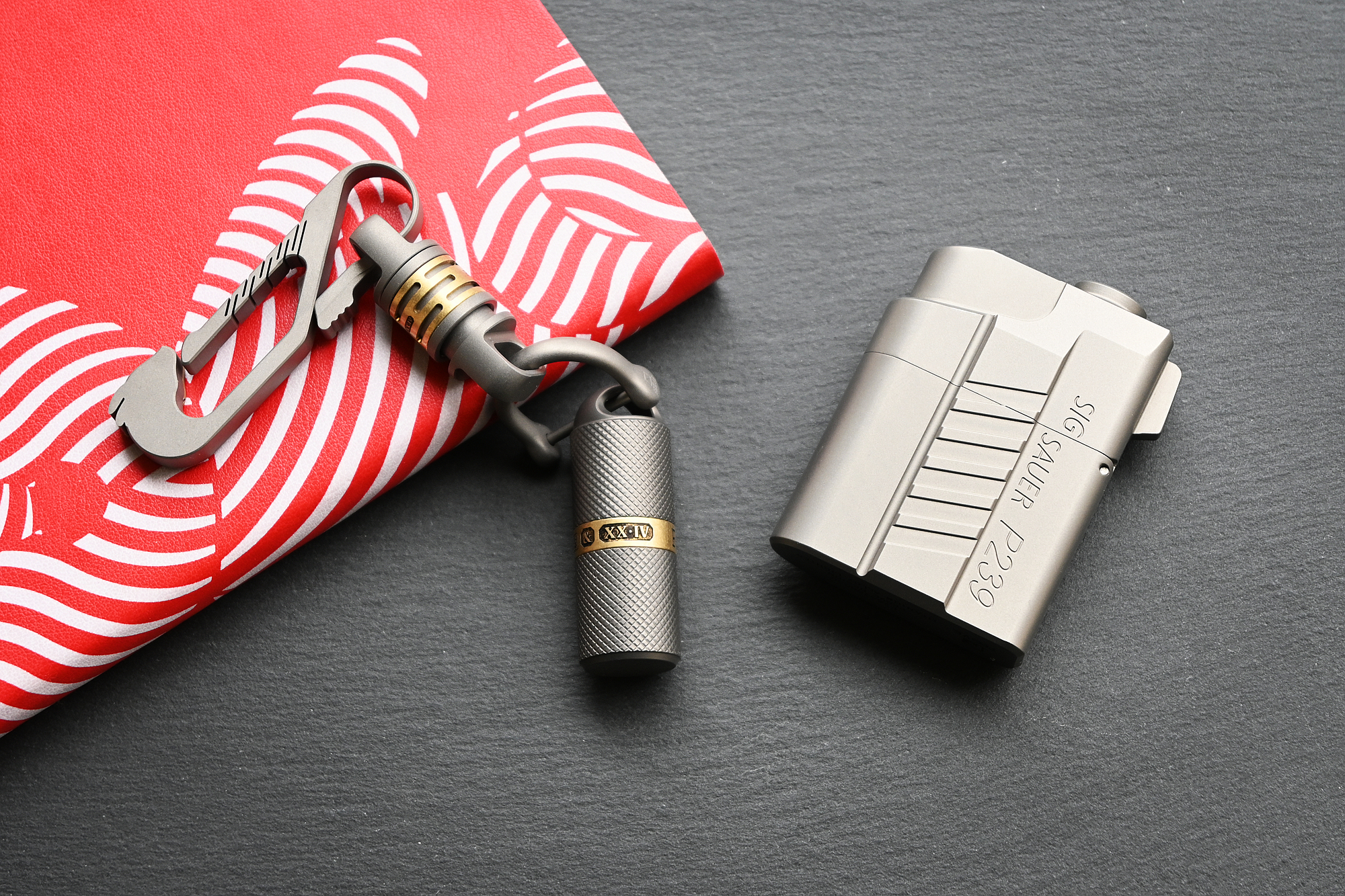  钛合金ZIPPO打火机 _zippo加油能用多久_