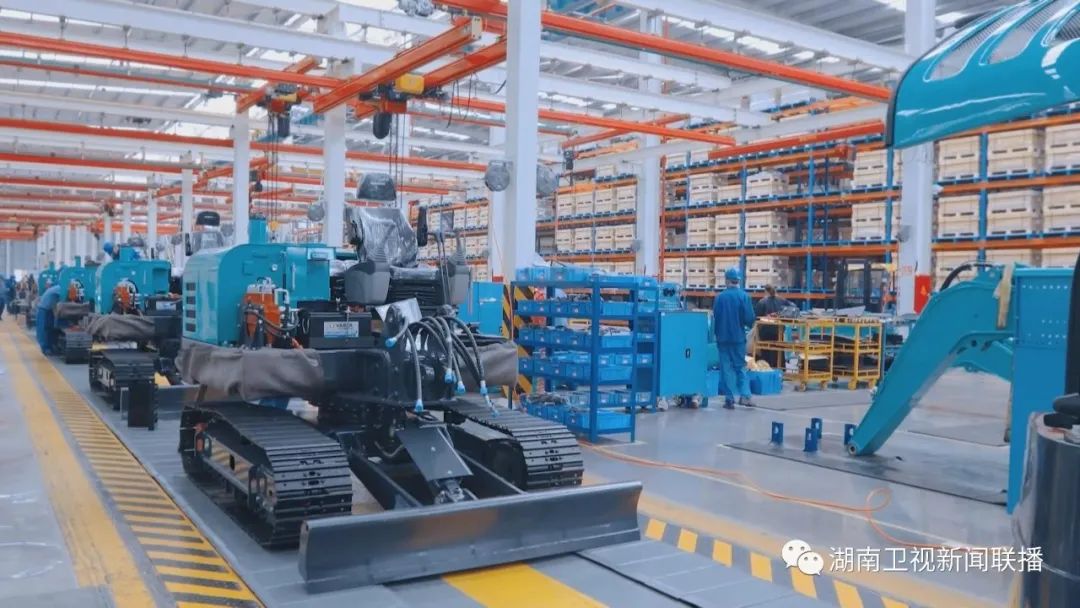 山河智能挖机报价表80_山河智能挖掘机提车作业_山河智能挖机app