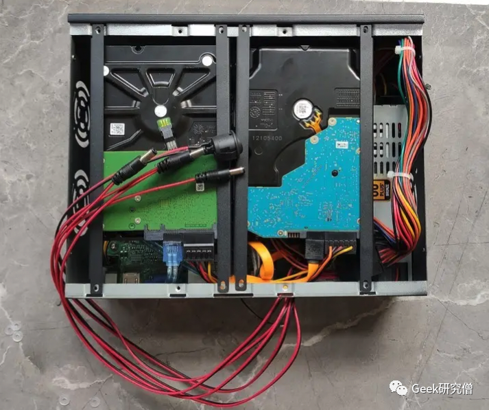 硬盘片是什么材质_硬盘盘片是什么金属_硬盘盘片材质