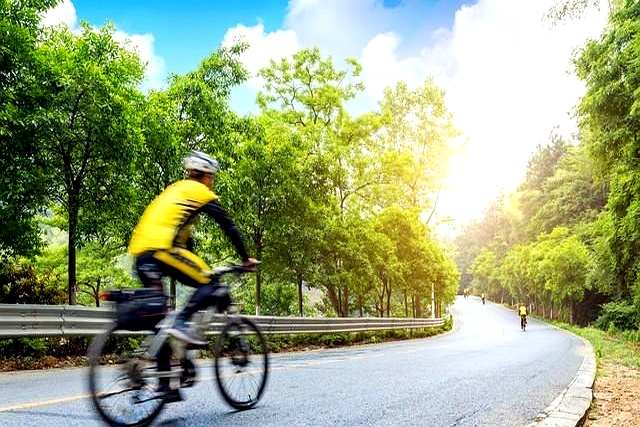 头盔选购_骑车安全_有氧运动怎么练习山地车