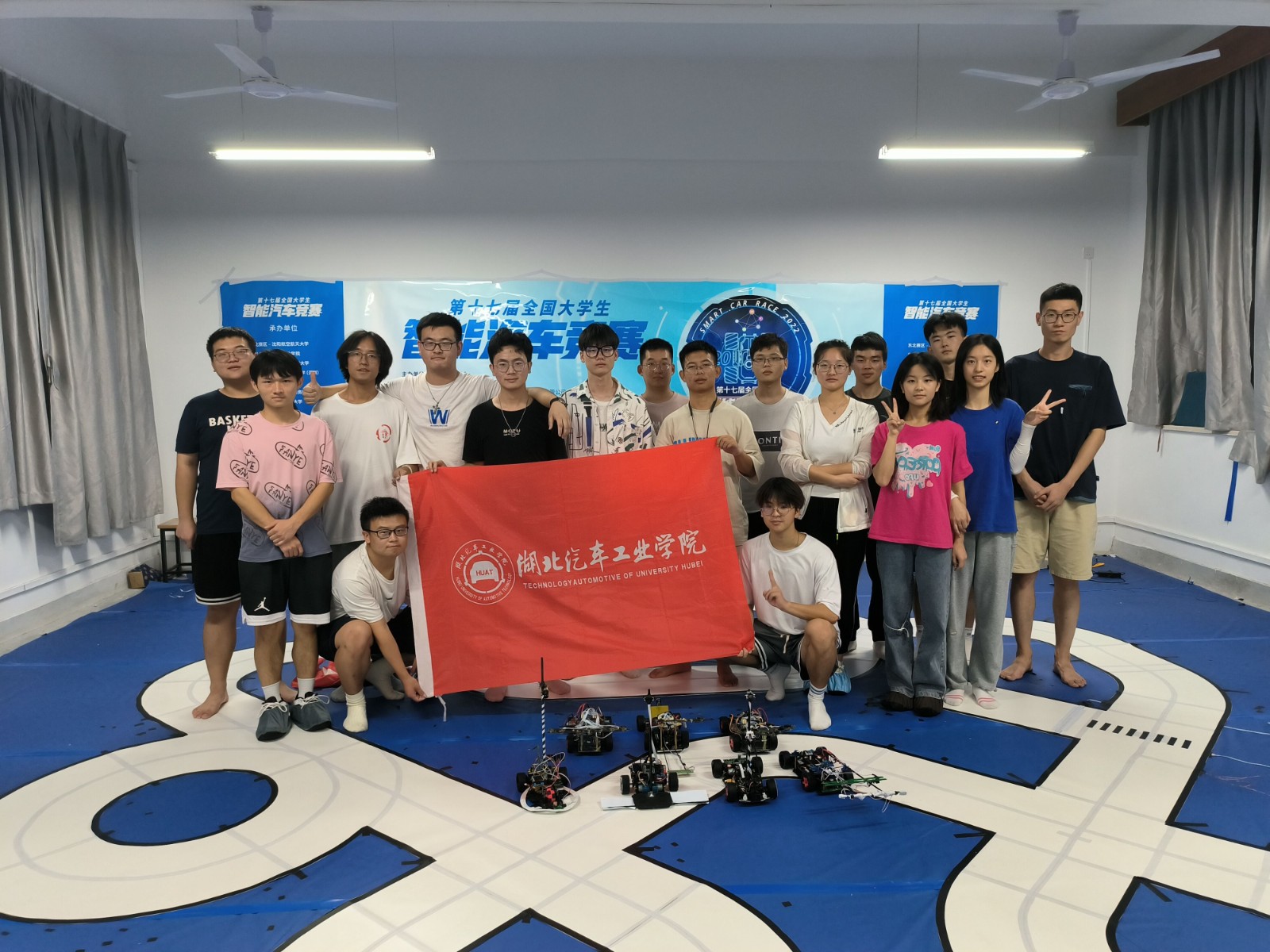 恩智浦智能车比赛规则_2017恩智浦智能车比赛_恩智浦智能车大赛奖金