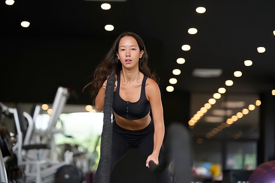 减脂有氧运动量_高强度间歇训练减脂原理_有氧运动怎么练习山地车